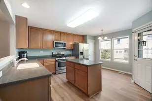 113 Blackhawk Ct, Wood Dale, IL 60191 - Photo 6
