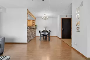 10571 Palos Pl, Palos Hills, IL 60465 - Photo 12