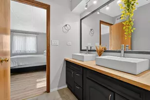 10571 Palos Pl, Palos Hills, IL 60465 - Photo 8