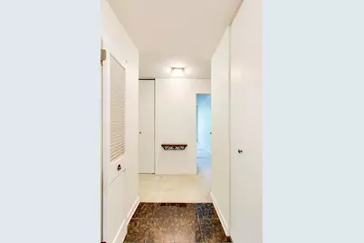1555 N Sandburg Terrace #206, Chicago, IL 60610 - Photo 2