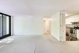 1555 N Sandburg Terrace, Chicago, IL 60610 - Photo 12