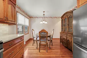 510 E 164th Pl, South Holland, IL 60473 - Photo 8