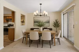 501 Grosse Pointe Cir, Vernon Hills, IL 60061 - Photo 10
