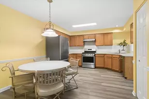 501 Grosse Pointe Cir, Vernon Hills, IL 60061 - Photo 4