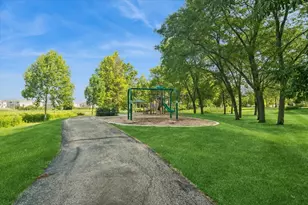 501 Grosse Pointe Cir, Vernon Hills, IL 60061 - Photo 20