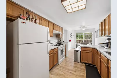 949 Charlela Lane, Elk Grove Village, IL 60007 - Photo 10