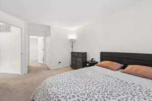 949 Charlela Ln, Elk Grove Village, IL 60007 - Photo 14