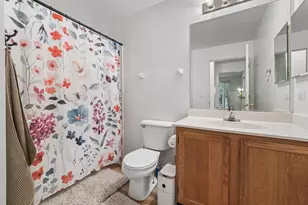 949 Charlela Ln, Elk Grove Village, IL 60007 - Photo 12