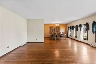 7348 Wheeler Dr, Orland Park, IL 60462 - Photo 2