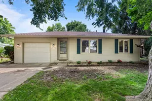 2805 Clayton Blvd, Champaign, IL 61822 - Photo 2