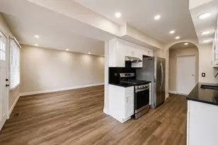 311 Milton Ct, Bloomingdale, IL 60108 - Photo 4