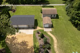 1712 Big Is Pkwy, Rock Island, IL 60201 - Photo 8