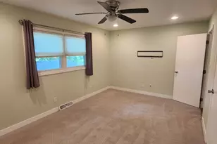 1240 Constellation Dr, Aurora, IL 60505 - Photo 10