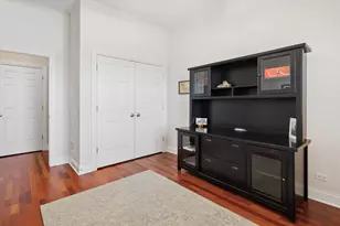 1908 W Irving Park Rd, Chicago, IL 60613 - Photo 18