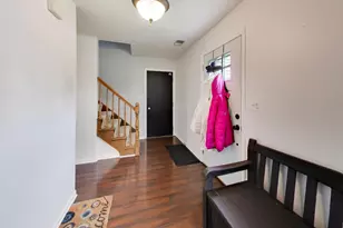 1240 Huntington Dr, Mundelein, IL 60060 - Photo 4