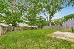 1240 Huntington Dr, Mundelein, IL 60060 - Photo 30
