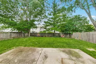 1240 Huntington Dr, Mundelein, IL 60060 - Photo 28