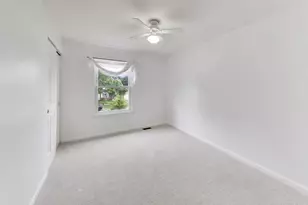 1240 Huntington Dr, Mundelein, IL 60060 - Photo 24