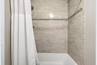 2975 Falling Waters Lane, Lindenhurst, IL 60046 - Photo 20