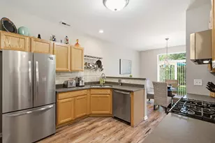 2975 Falling Waters Ln, Lindenhurst, IL 60046 - Photo 10