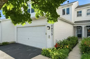 2975 Falling Waters Ln, Lindenhurst, IL 60046 - Photo 2