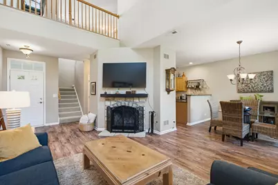 2975 Falling Waters Lane, Lindenhurst, IL 60046 - Photo 6