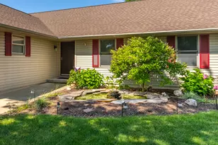 2738 Becker Dr, Peru, IL 61354 - Photo 6