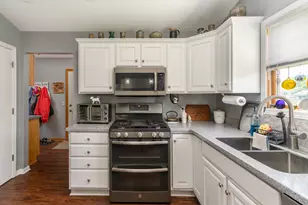 2738 Becker Dr, Peru, IL 61354 - Photo 14