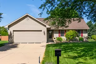 2738 Becker Dr, Peru, IL 61354 - Photo 1