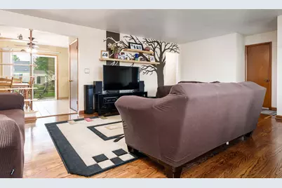 526 E Riverside Boulevard, Loves Park, IL 61111 - Photo 8
