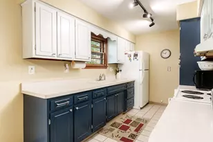 526 E Riverside Blvd, Loves Park, IL 61111 - Photo 10