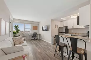 2909 N Sheridan Rd, Chicago, IL 60657 - Photo 4