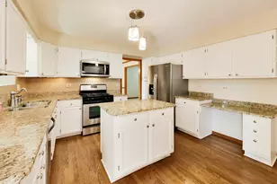 1572 Marquette Ave, Naperville, IL 60565 - Photo 16