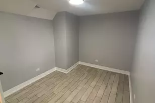 7932 S Peoria St, Chicago, IL 60620 - Photo 10