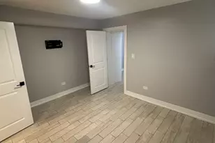 7932 S Peoria St, Chicago, IL 60620 - Photo 6