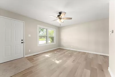 1615 S Mattis Avenue, Champaign, IL 61821 - Photo 8