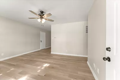1615 S Mattis Avenue, Champaign, IL 61821 - Photo 4