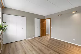 9737 N Fox Glen Dr, Niles, IL 60714 - Photo 10