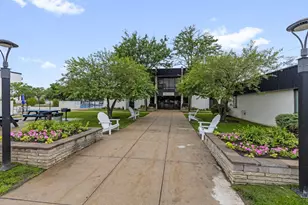 9737 N Fox Glen Dr, Niles, IL 60714 - Photo 14