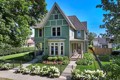 920 Geneva Street, Lake Geneva, WI 53147 - Photo 2