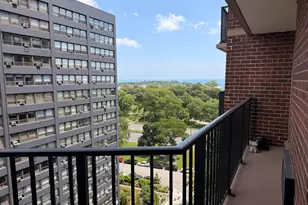 4170 N Marine Dr, Chicago, IL 60613 - Photo 8