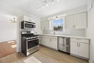 10141 S Rhodes Ave, Chicago, IL 60628 - Photo 4