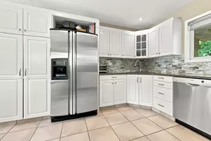 781 Shag Bark Ln, Deerfield, IL 60015 - Photo 10