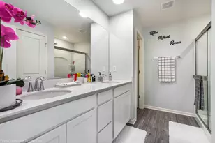 321 S Pointe Ave, South Elgin, IL 60177 - Photo 16