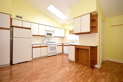 5351 N East River Road #203, Chicago, IL 60656 - Photo 2