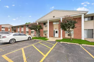703 Fullerton Ave, Glendale Heights, IL 60139 - Photo 2