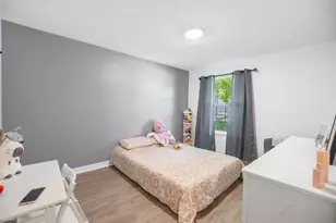 [Address not provided], Buffalo Grove, IL 60089 - Photo 8