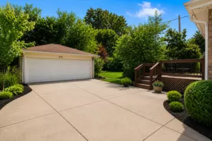 215 E Bryn Mawr Ave, Roselle, IL 60172 - Photo 20
