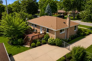 215 E Bryn Mawr Ave, Roselle, IL 60172 - Photo 18