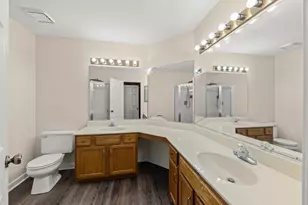 30W016 Redwood Ct, Warrenville, IL 60555 - Photo 18